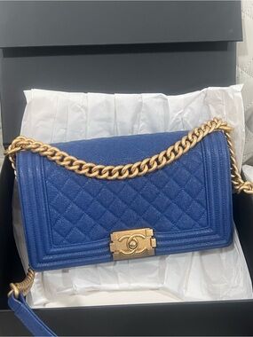 💙💙Chanel Boy Caviar Royal Blue Medium Bag
